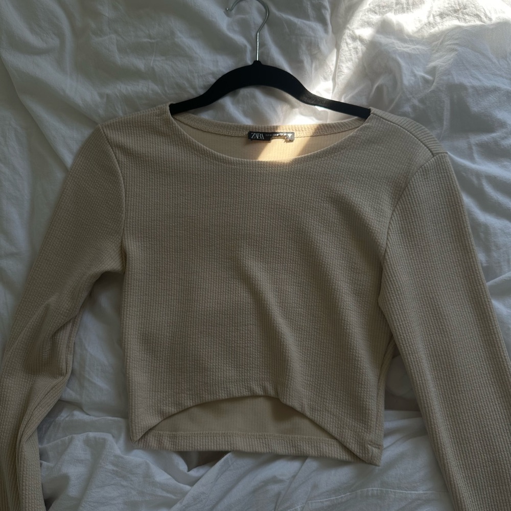 Zara beige nude cropped long sleeve top size M